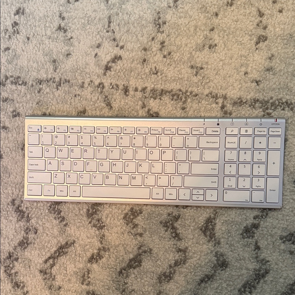 Wireless White Keyboard and mouse